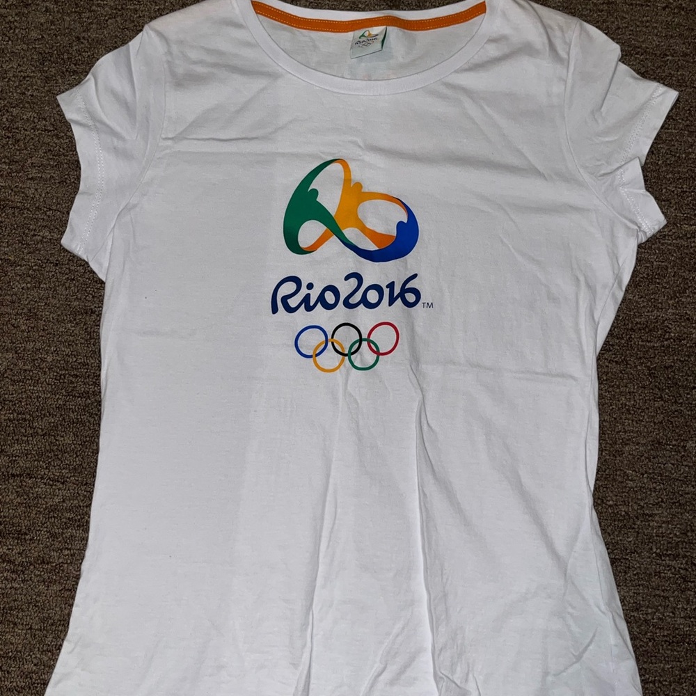 Size small no sleeve shirt